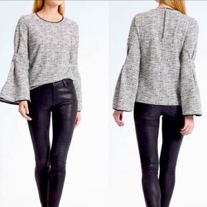 EUC* Banana Republic bell sleeve top sz M